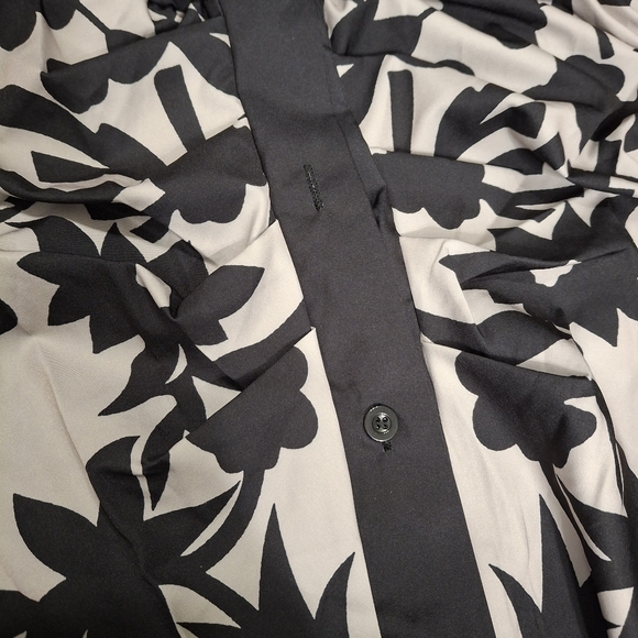 Elegant Black and Gray Floral Dress - Picture 6 of 7